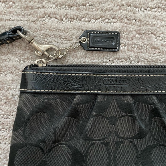 Vintage Coach Wristlet - Picture 2 of 4